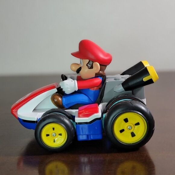 Nintendo Switch Super Mario Kart 8 RC Toy Mini Remote Control Car Racing Deluxe - Picture 4 of 12
